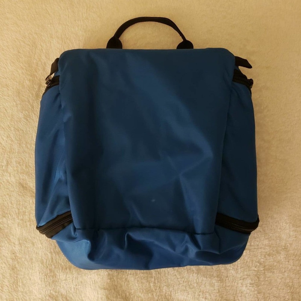 L.L. Bean Toiletries Travel Bag - Picture 6 of 9